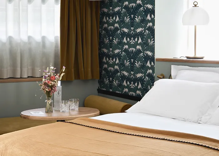 ホテル Botaniste パリ